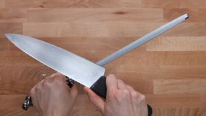 Read more about the article How to Sharpen Kitchen Knives: Expert Tips for Razor-Sharp Blades