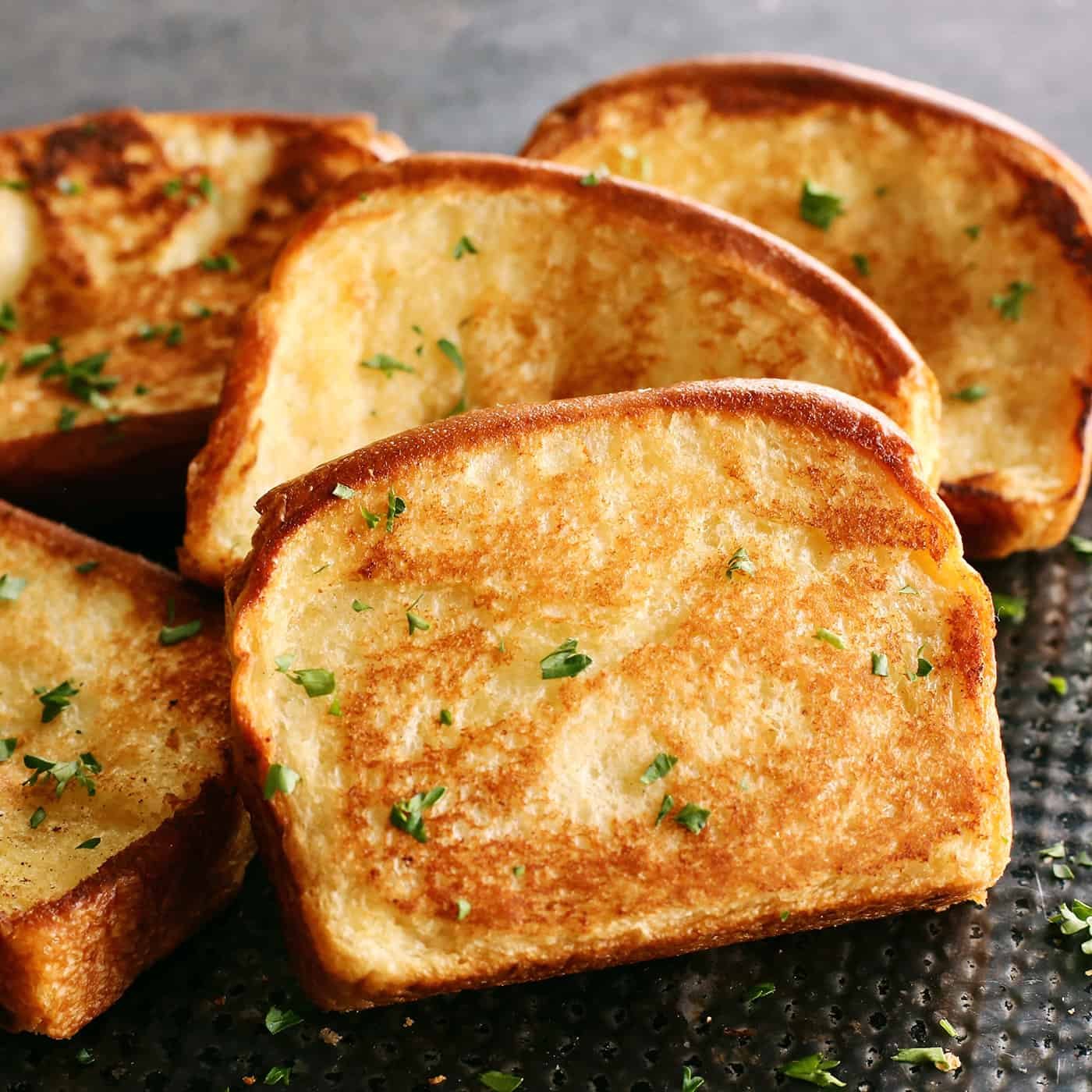 How Do I Make Garlic Toast